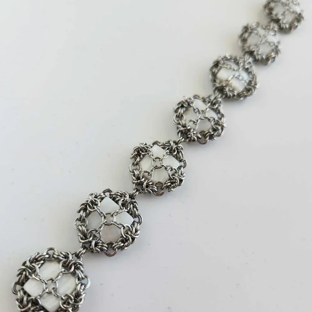 Vintage silver and white mother-of-pearl medieval bracelet - Picture 7 of 13